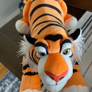 Jasmines Disney s Alladin tiger.